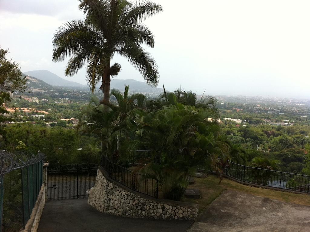 Hill Top Kingston Jamaica エクステリア 写真